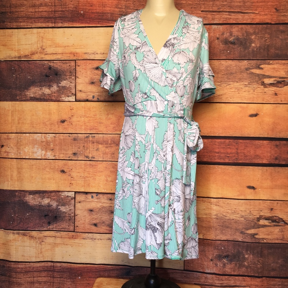 Beautiful Liz Claiborne Career Flower Print Dress